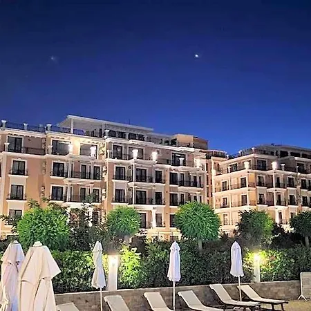 Hotel Deluxe In *