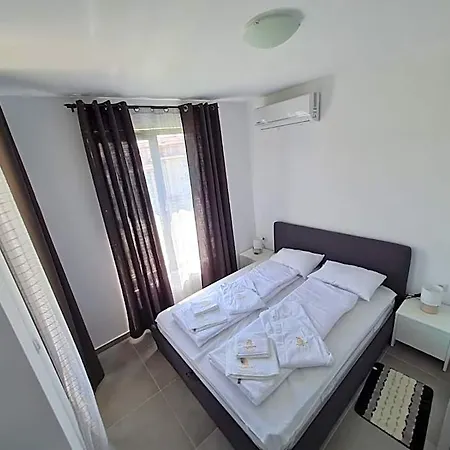Hotel Deluxe In Sweti Wlas